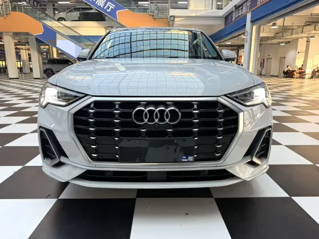 Audi Q3 — Фото автомобиля 2