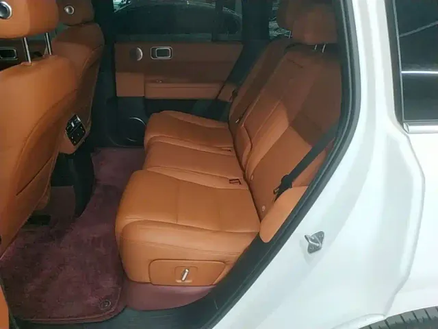 Li Auto L6 — Фото автомобиля 16