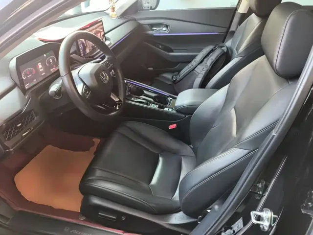 Honda Accord — Фото автомобиля 10