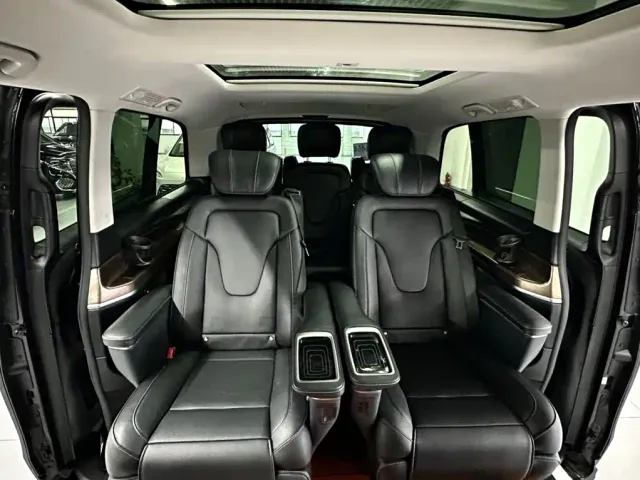 Mercedes-Benz V-Class — Фото автомобиля 14