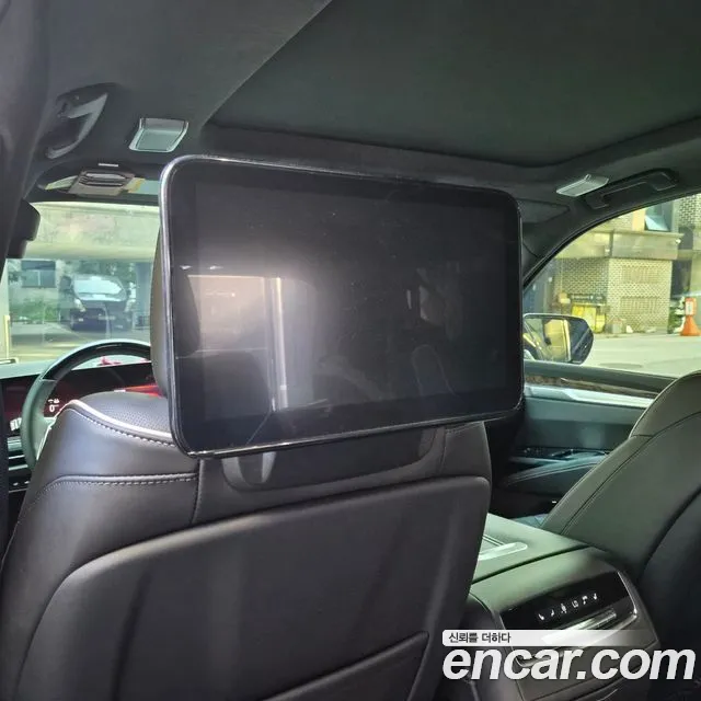 Cadillac Escalade Generation 5 — Фото автомобиля 11