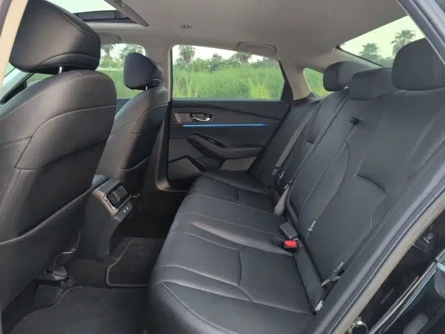 Honda Accord — Фото автомобиля 3