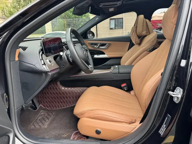 Mercedes-Benz E-Class — Фото автомобиля 5