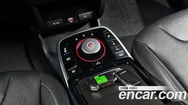 Kia Niro — Фото автомобиля 11