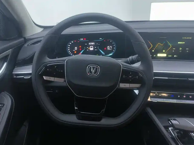 Changan Eado — Фото автомобиля 15