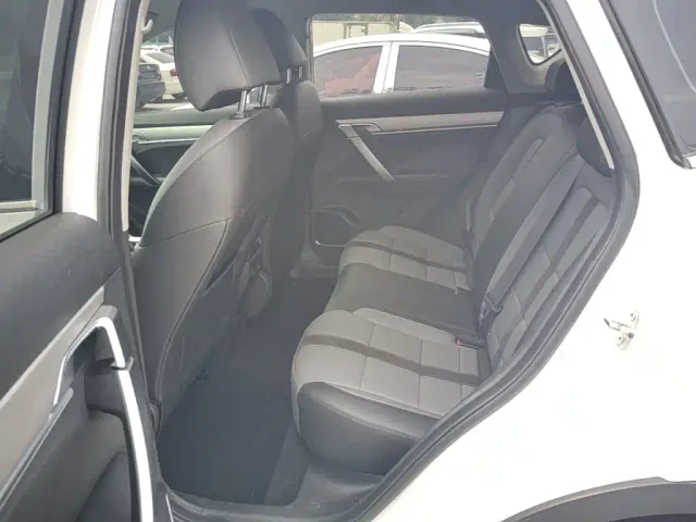 Geely Binyue — Фото автомобиля 16