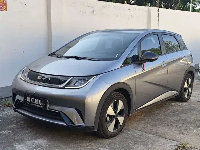 Фотография автомобиля — BYD Dolphin