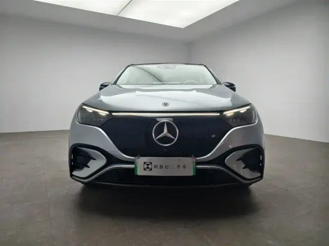 Mercedes-Benz EQE SUV — Фото автомобиля 14