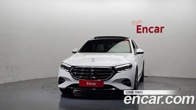Mercedes-Benz E-Class — Фото автомобиля 3
