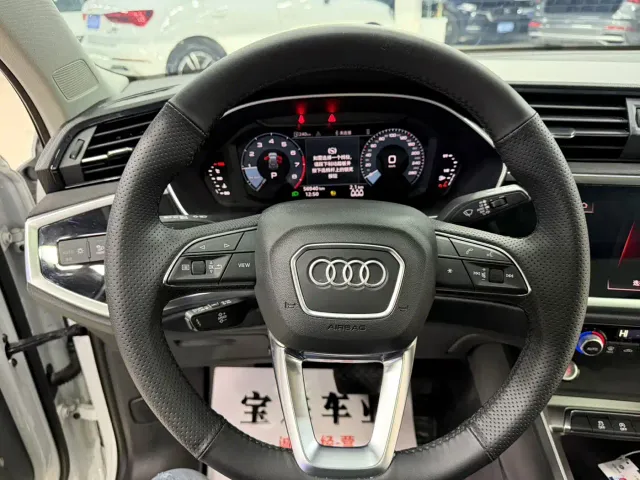 Audi Q3 — Фото автомобиля 12