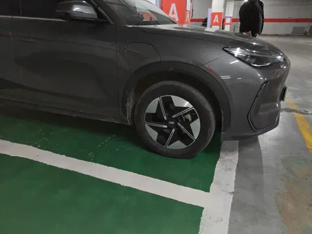Geely Galaxy E5 — Фото автомобиля 25