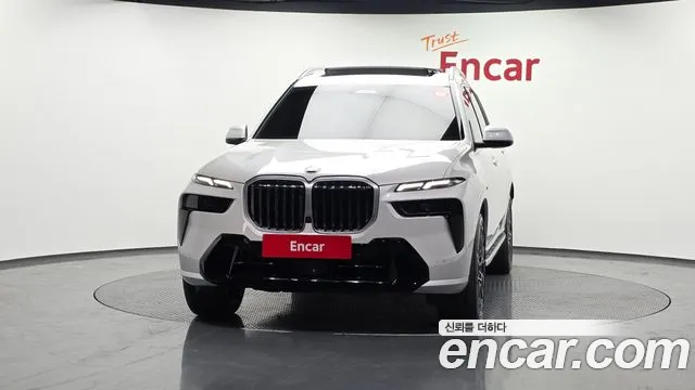 BMW X7 — Фото автомобиля 3