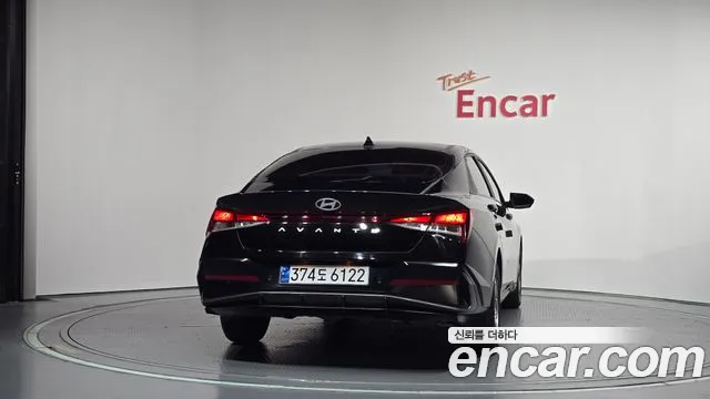Hyundai Avante CN7 — Фото автомобиля 4
