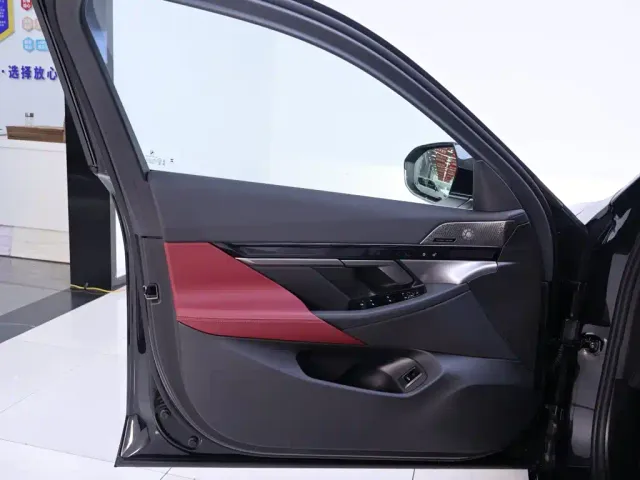 BMW 5 Series — Фото автомобиля 18