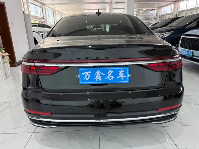 Audi A8 — Фото автомобиля 19