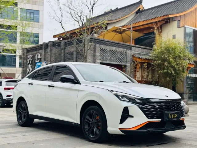 Dongfeng Yixuan — Фото автомобиля 3