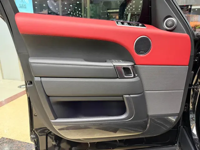 Land Rover Range Rover Sport — Фото автомобиля 5