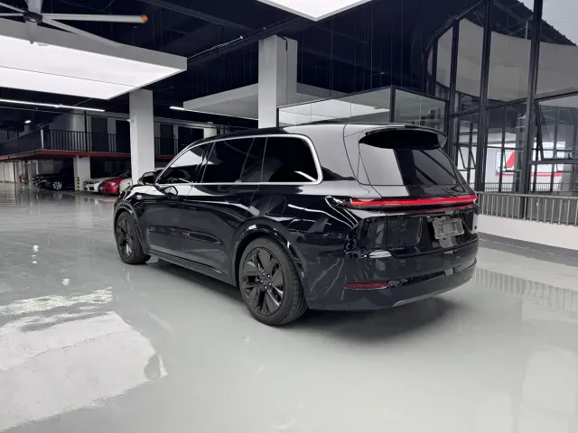 Li Auto L9 — Фото автомобиля 15