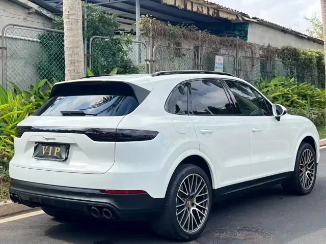 Porsche Cayenne — Фото автомобиля 7