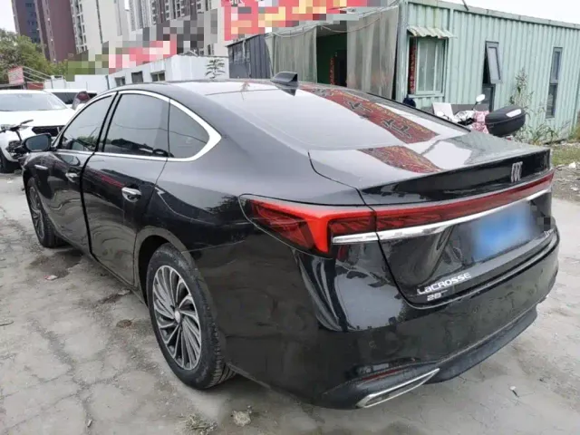 Buick LaCrosse — Фото автомобиля 4