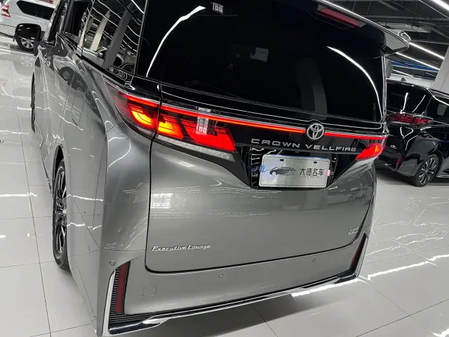 Toyota Vellfire — Фото автомобиля 7