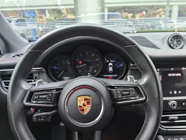 Porsche Macan — Фото автомобиля 11