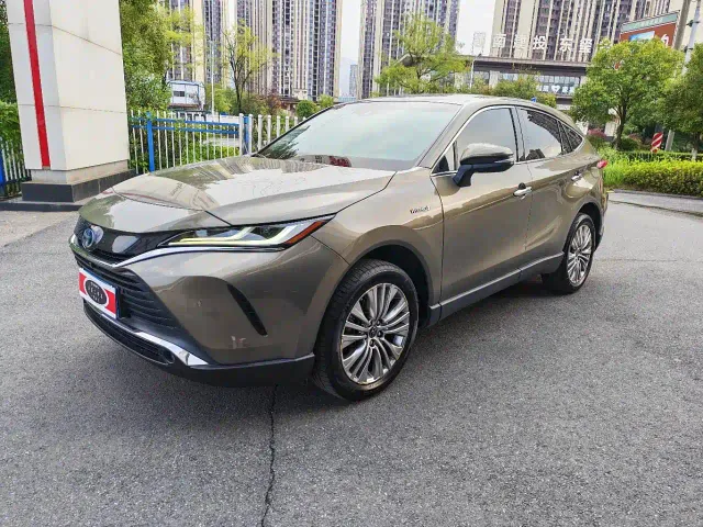 Фотография автомобиля — Toyota Harrier