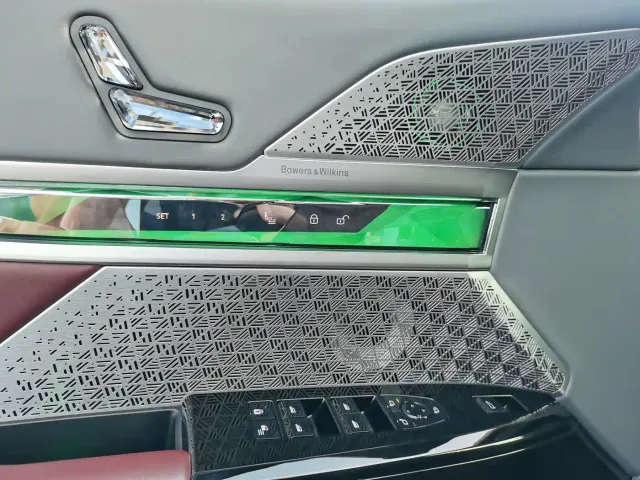 BMW i7 — Фото автомобиля 25