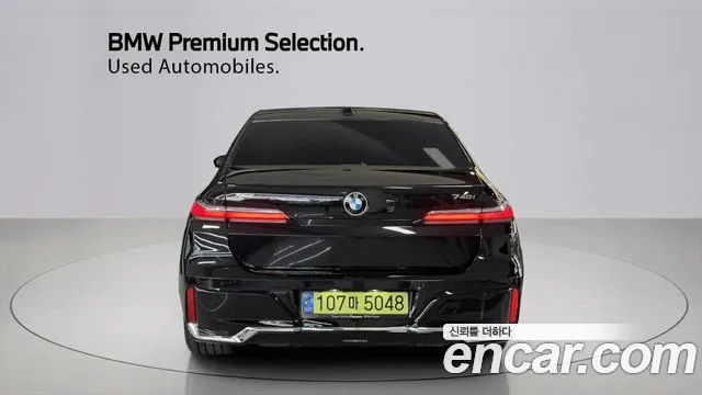 BMW 7-Series 7 серия (G70) 740i xDrive M Sport — Фото автомобиля 4