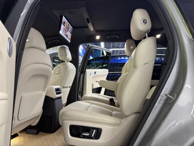 Li Auto L9 — Фото автомобиля 9