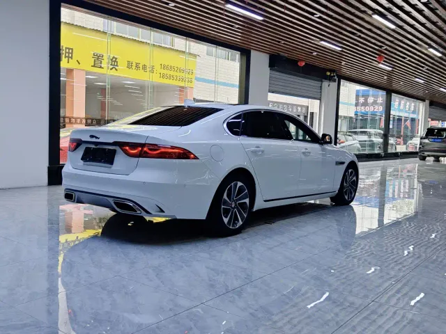 Jaguar XFL — Фото автомобиля 15