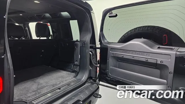 Land Rover Defender — Фото автомобиля 20