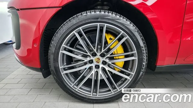 Porsche Macan — Фото автомобиля 5