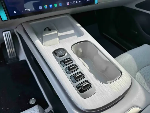 Xiaomi SU7 — Фото автомобиля 9