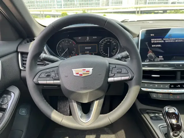 Cadillac CT5 — Фото автомобиля 9