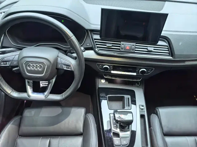 Audi Q5L — Фото автомобиля 10