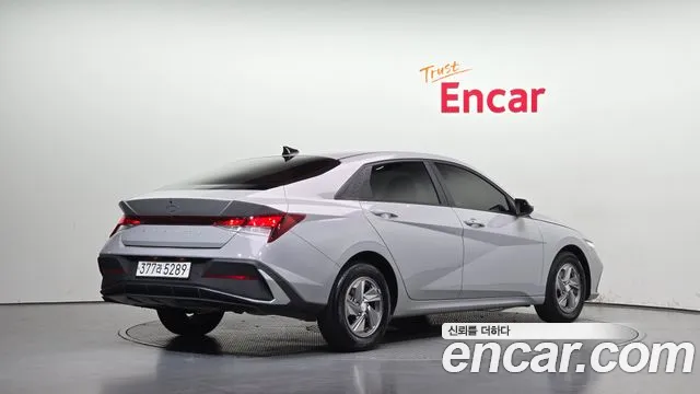 Hyundai Avante CN7 — Фото автомобиля 2