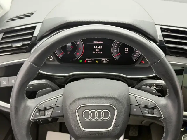 Audi Q3 — Фото автомобиля 14