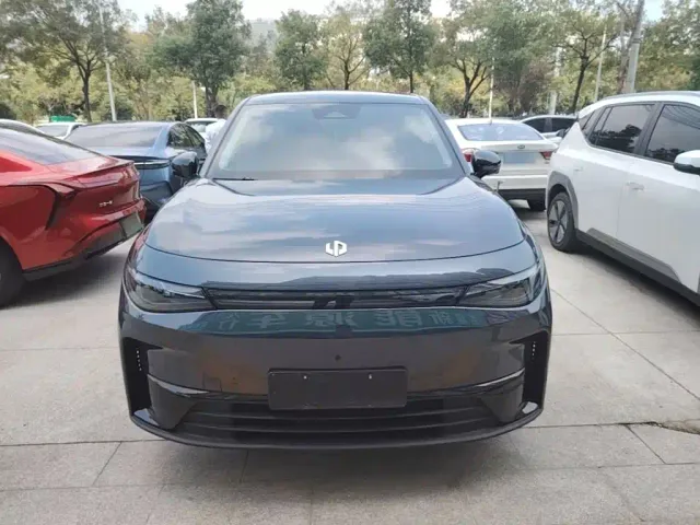Leapmotor C10 — Фото автомобиля 2
