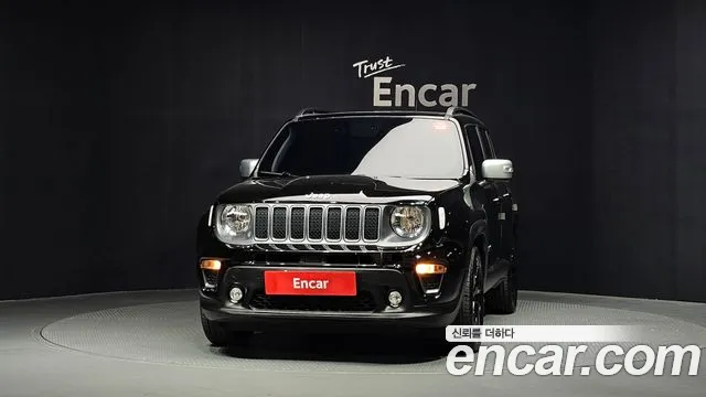 Jeep Renegade — Фото автомобиля 3