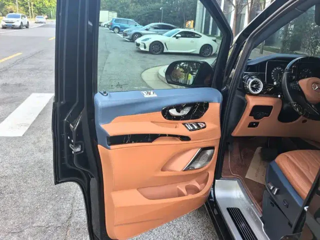 Mercedes-Benz Vito 2024 2.0T Business 7-Seater — Фото автомобиля 7