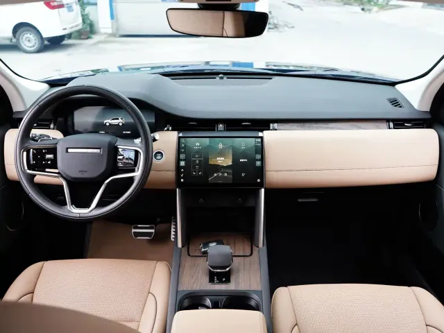 Land Rover Discovery Sport — Фото автомобиля 11