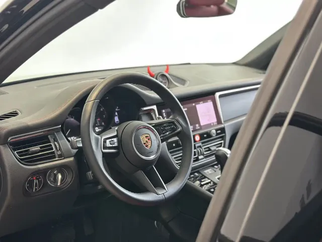 Porsche Macan — Фото автомобиля 10