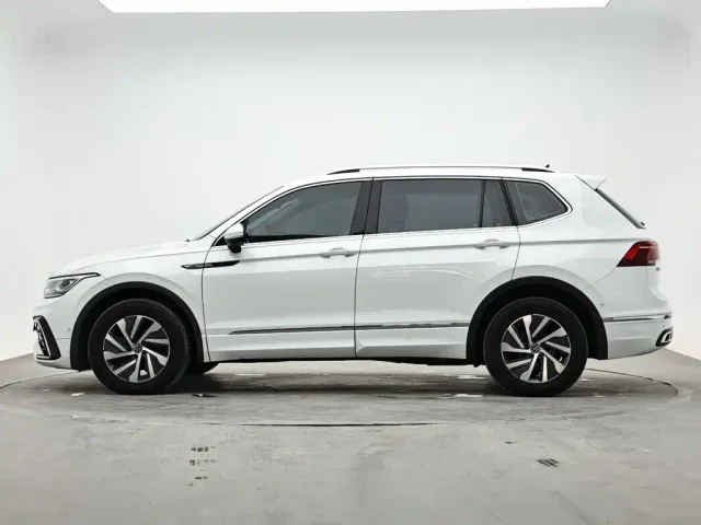 Volkswagen Tiguan L PHEV — Фото автомобиля 6