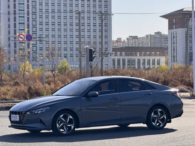 Фотография автомобиля — Hyundai Elantra