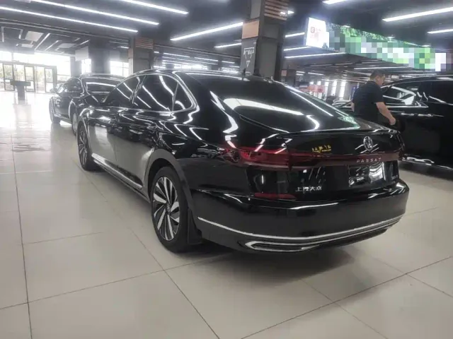 Volkswagen Passat — Фото автомобиля 4
