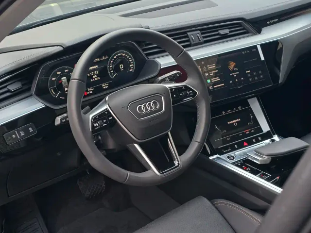 Audi e-tron — Фото автомобиля 23
