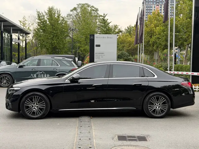 Mercedes-Benz E-Class — Фото автомобиля 7