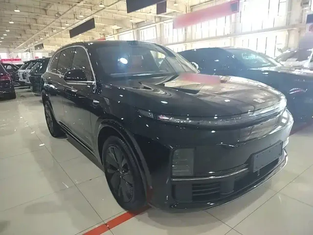 Li Auto L7 — Фото автомобиля 3