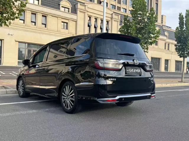Honda Elysion — Фото автомобиля 13